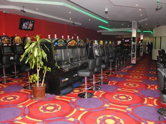 Condenaron a un exsubtesorero del casino de San Salvador por manipular una ruleta y estafar al Estado