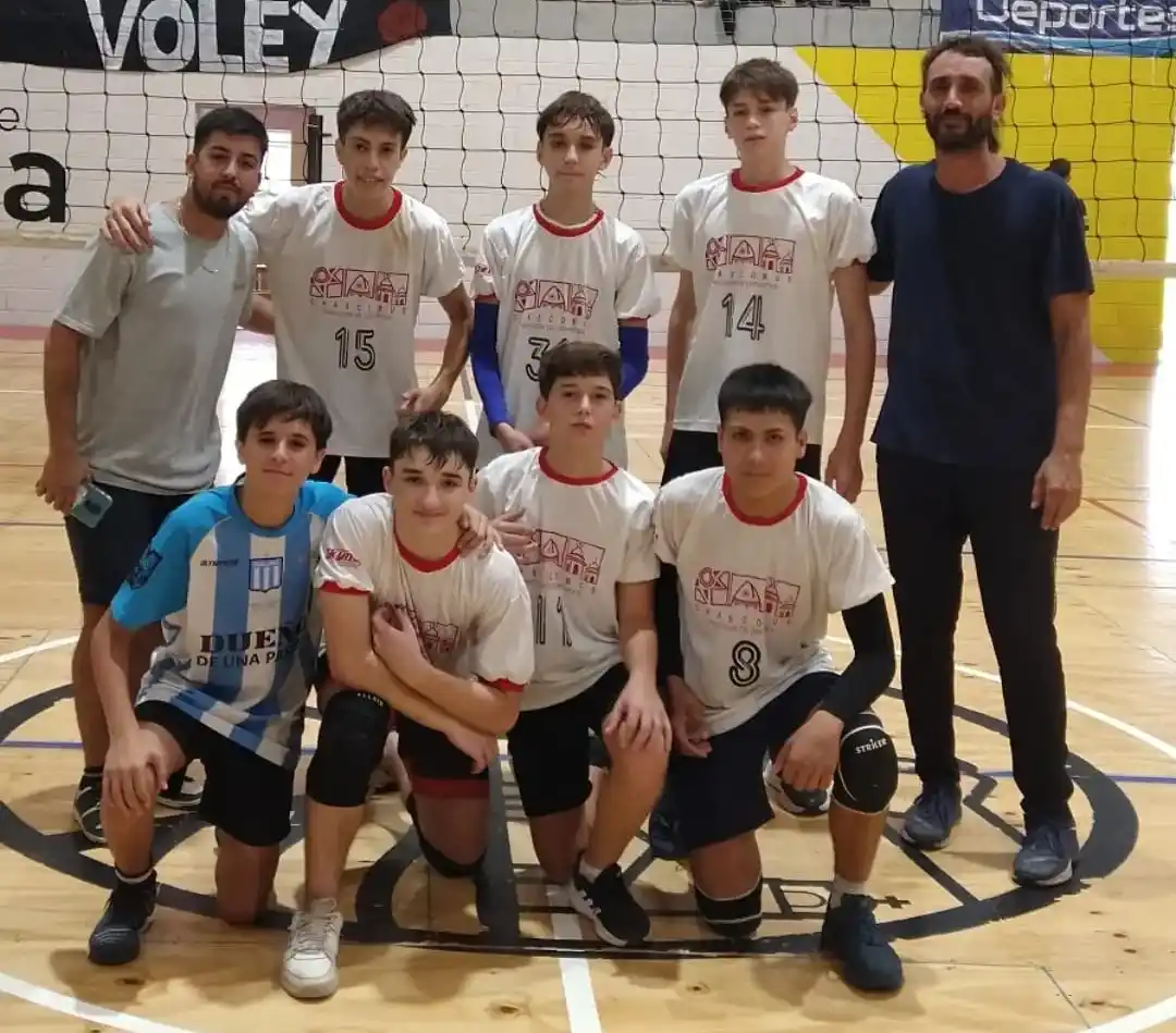 Juegan los equipos femeninos y masculinos de vóley del club de Pelota Chascomús