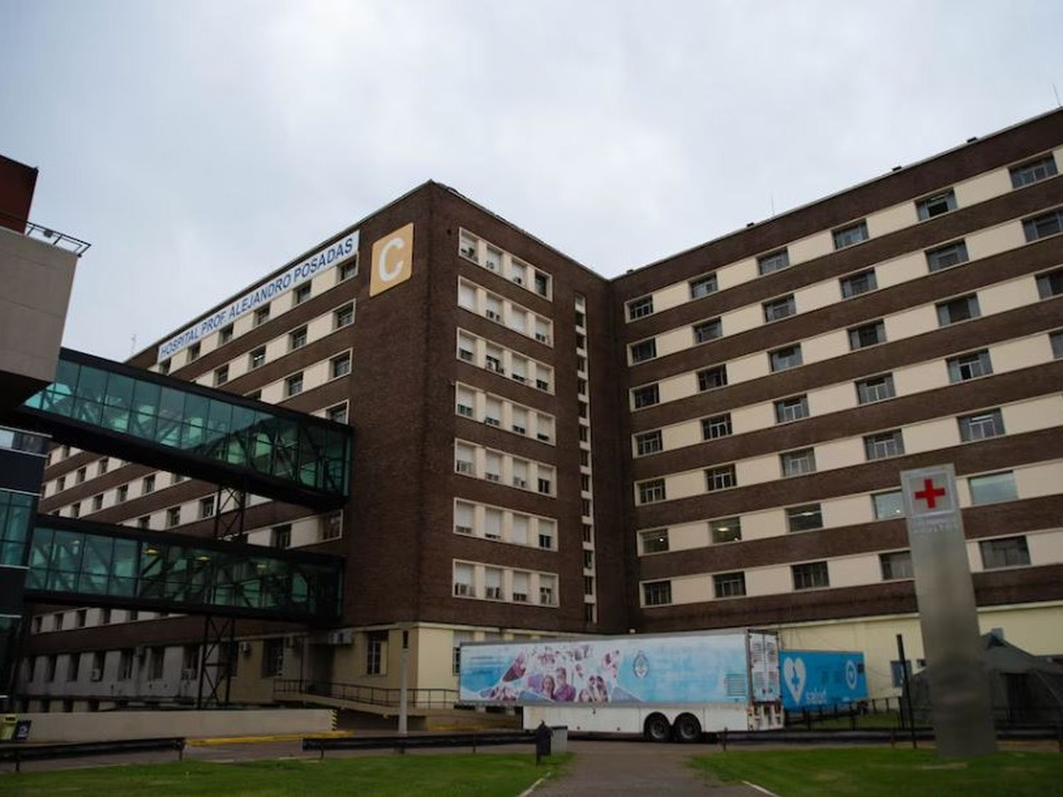 El Gobierno despidió a 110 trabajadores del Hospital Posadas y levantó la Conciliación Obligatoria del Garrahan