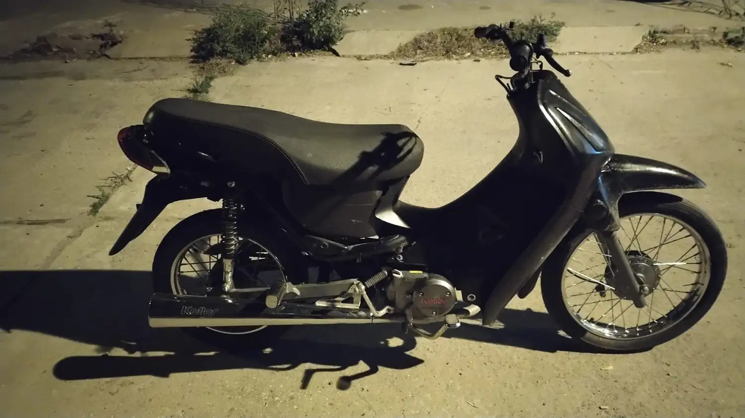 Imagen de la moto Keller 110 que había sido sustraída. Foto: UR VIII