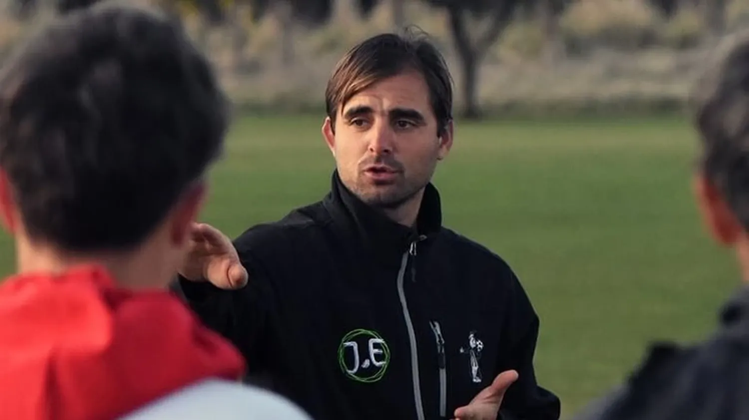 El entrenador de la Selección Sub-15 de Mar del Plata, Juan Esnaider Ruiz.