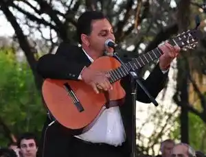 Héctor Ahibe presentará el espectáculo “Reencuentro”, en el T. Italia