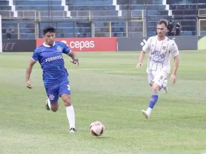 Sol de América empató en
su visita a Mitre de Posadas