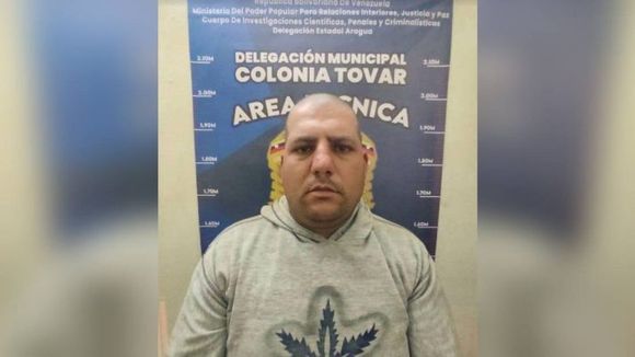A PUÑALADAS: quincuagenarios hallados enterrados en la Colonia Tovar los asesinó su hijo hace 6 años