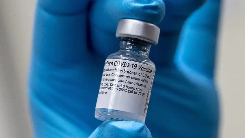 LLEGA EL PRIMER LOTE DE VACUNAS PFIZER AL PAÍS