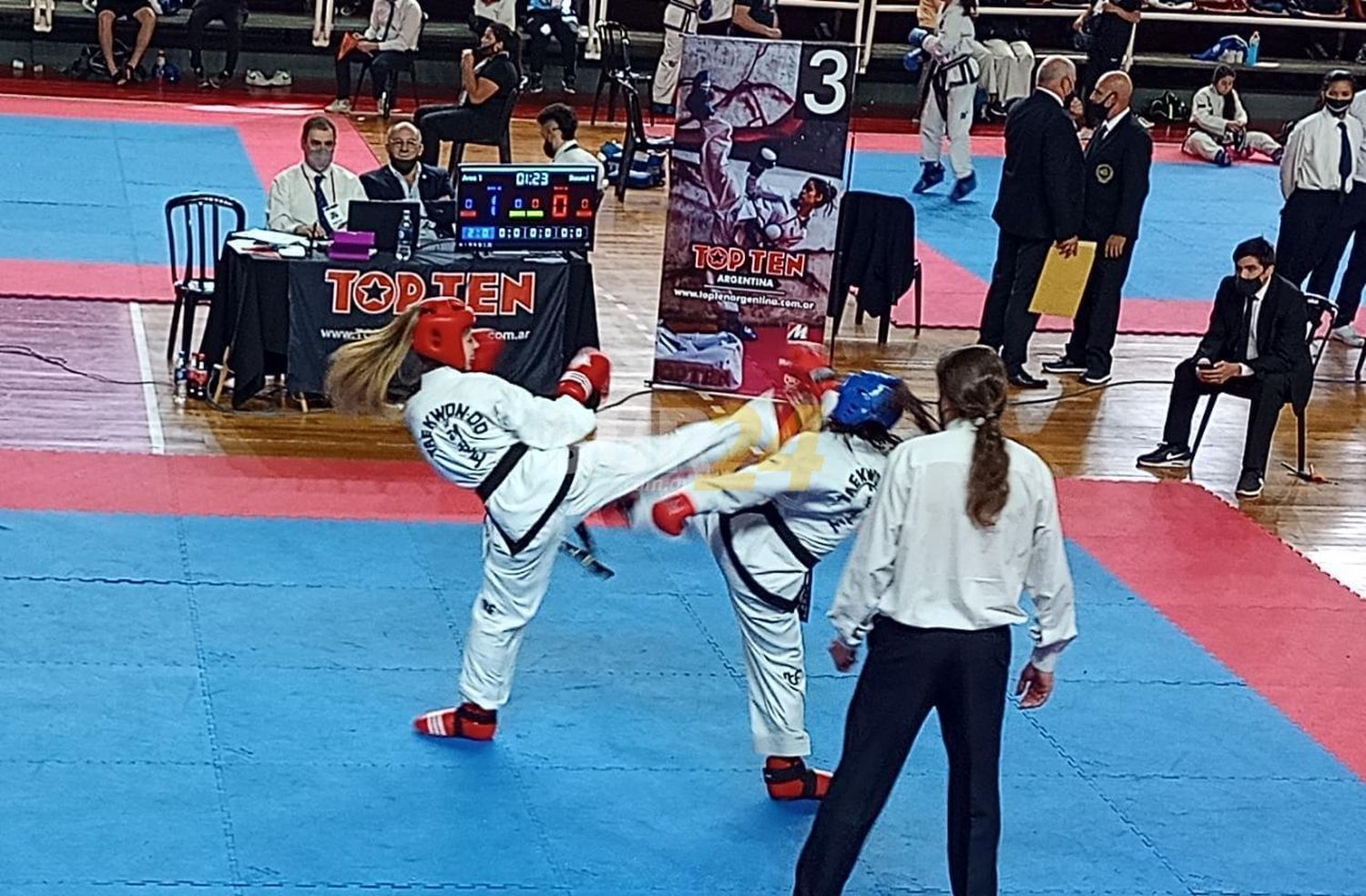 Lourdes Olguín campeona en Combate