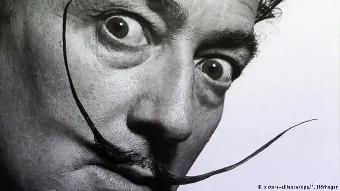 Ordenan exhumar cadáver de pintor español Dalí