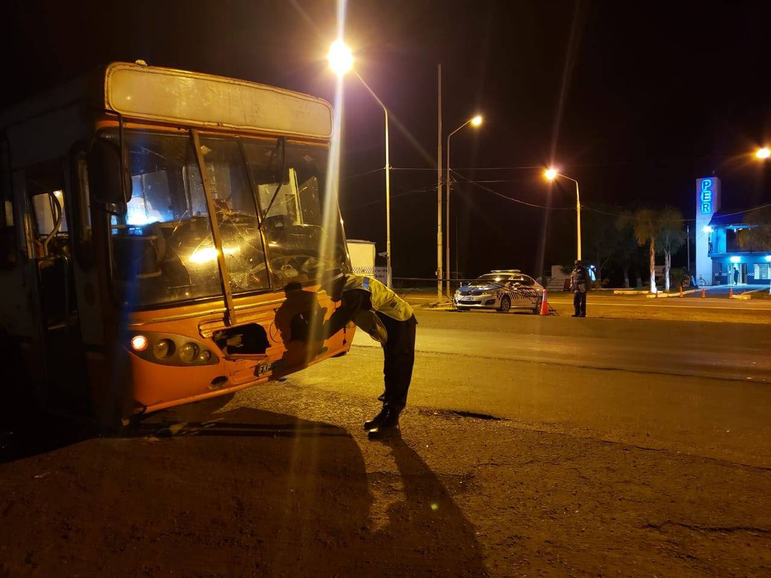 Transportaban cosecheros hasta Concordia, en un colectivo con papeles falsos