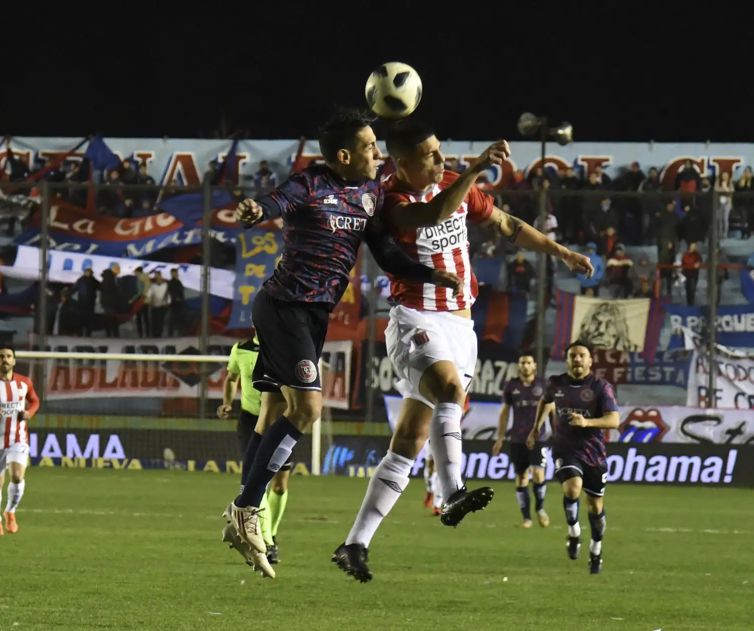 Estudiantes pasó de ronda anotando cuatro goles