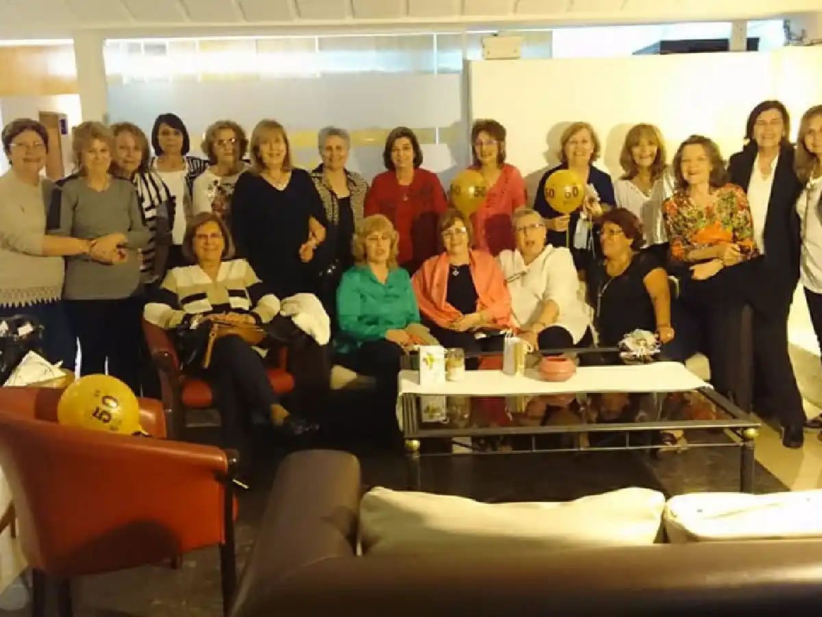 Emotivo reencuentro 50 años después   