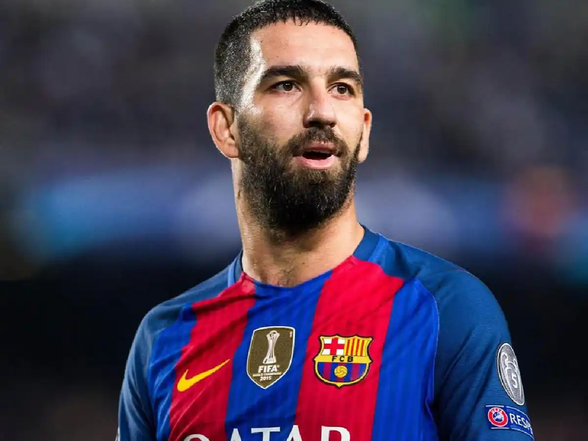Arda Turan quiere jugar en Boca