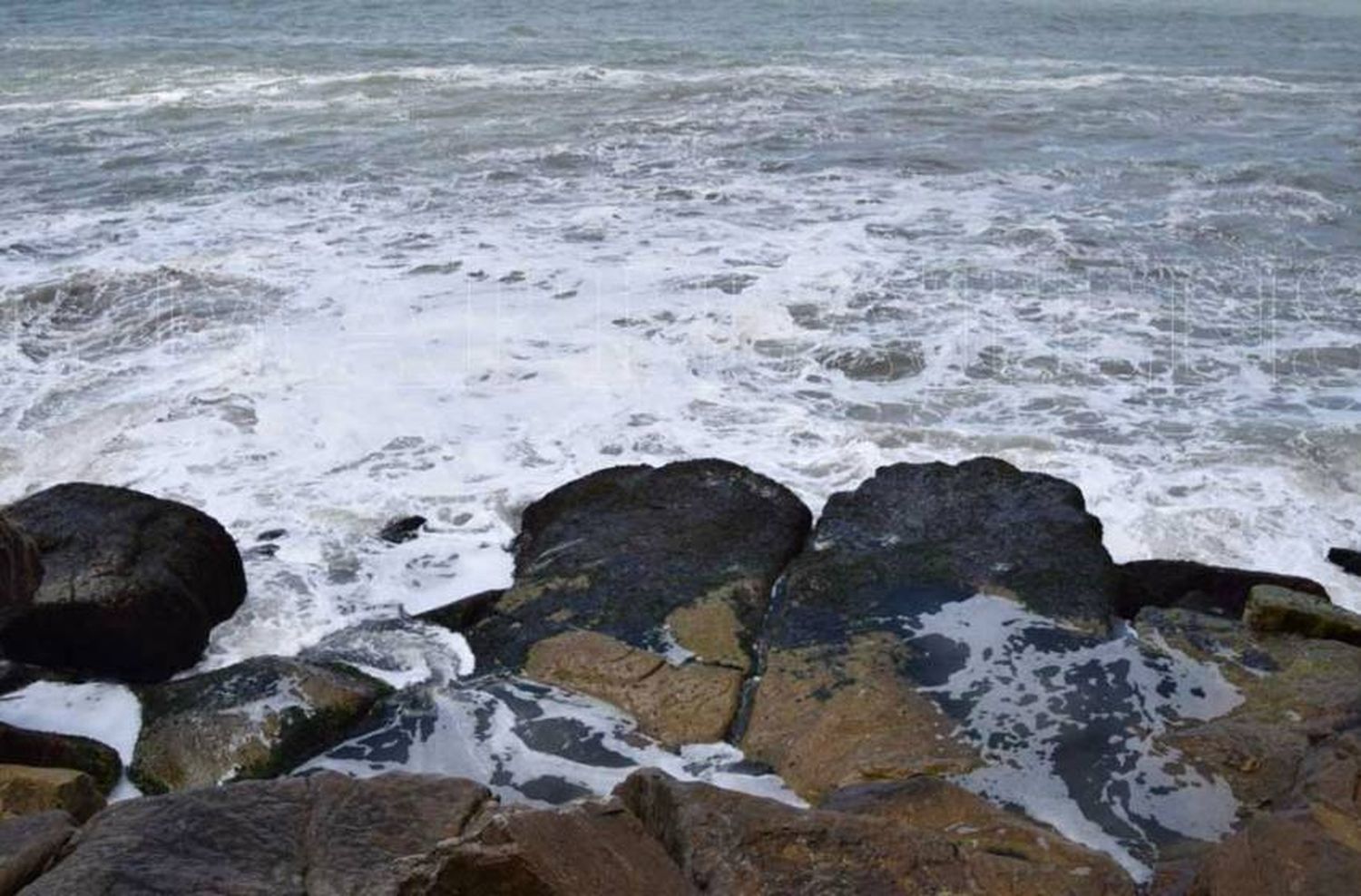 Alerta en la costa marplatense: el mar alcanzó 3.20 metros de altura