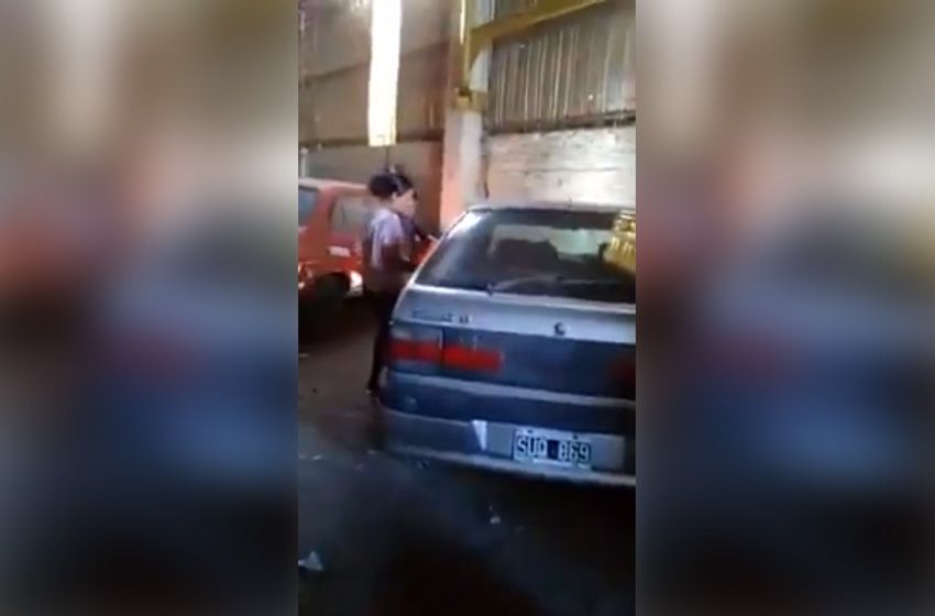 Trasladaron un auto al corralón con una nena adentro