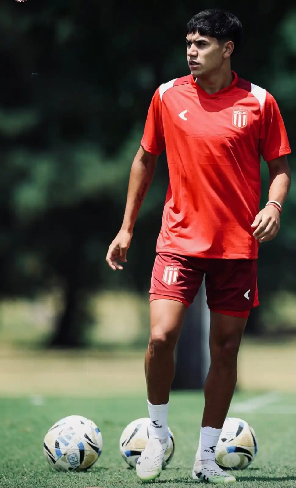 Esta noche, Joaquín Tobio Burgos podría ser titular en el debut de Estudiantes por la Copa Argentina