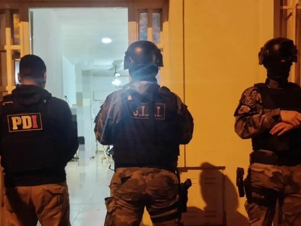 Múltiples detenidos por un tiroteo y un ataque incendiario en Villa Gobernador Gálvez