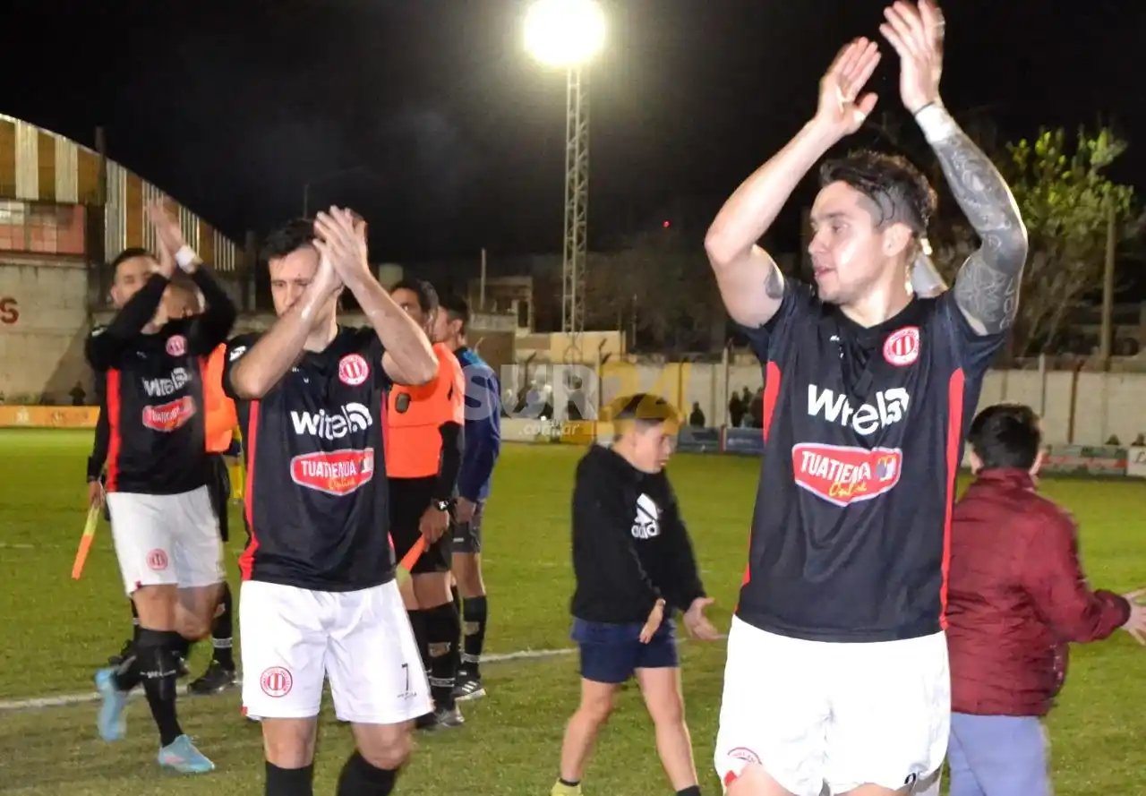 Firmat FBC sigue dulce y despachó al Sportivo Bombal