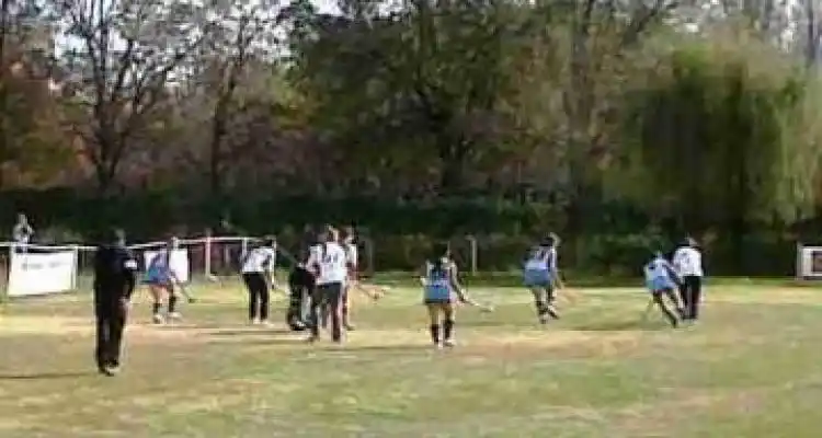 Hockey: La primera de Náutico cayó con Banco Provincia