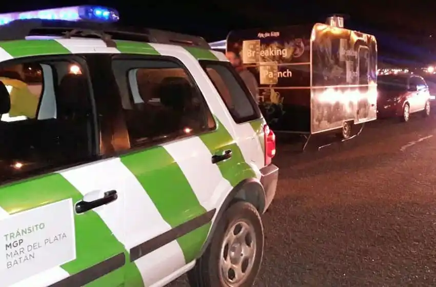 Secuestran y clausuran un foodtruck sin habilitación en Playa Grande