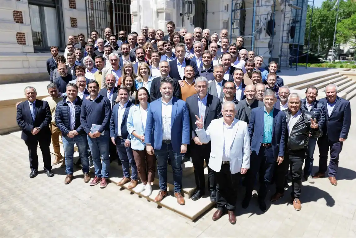 Intendentes de Unión por la patria con Massa y Kicillof