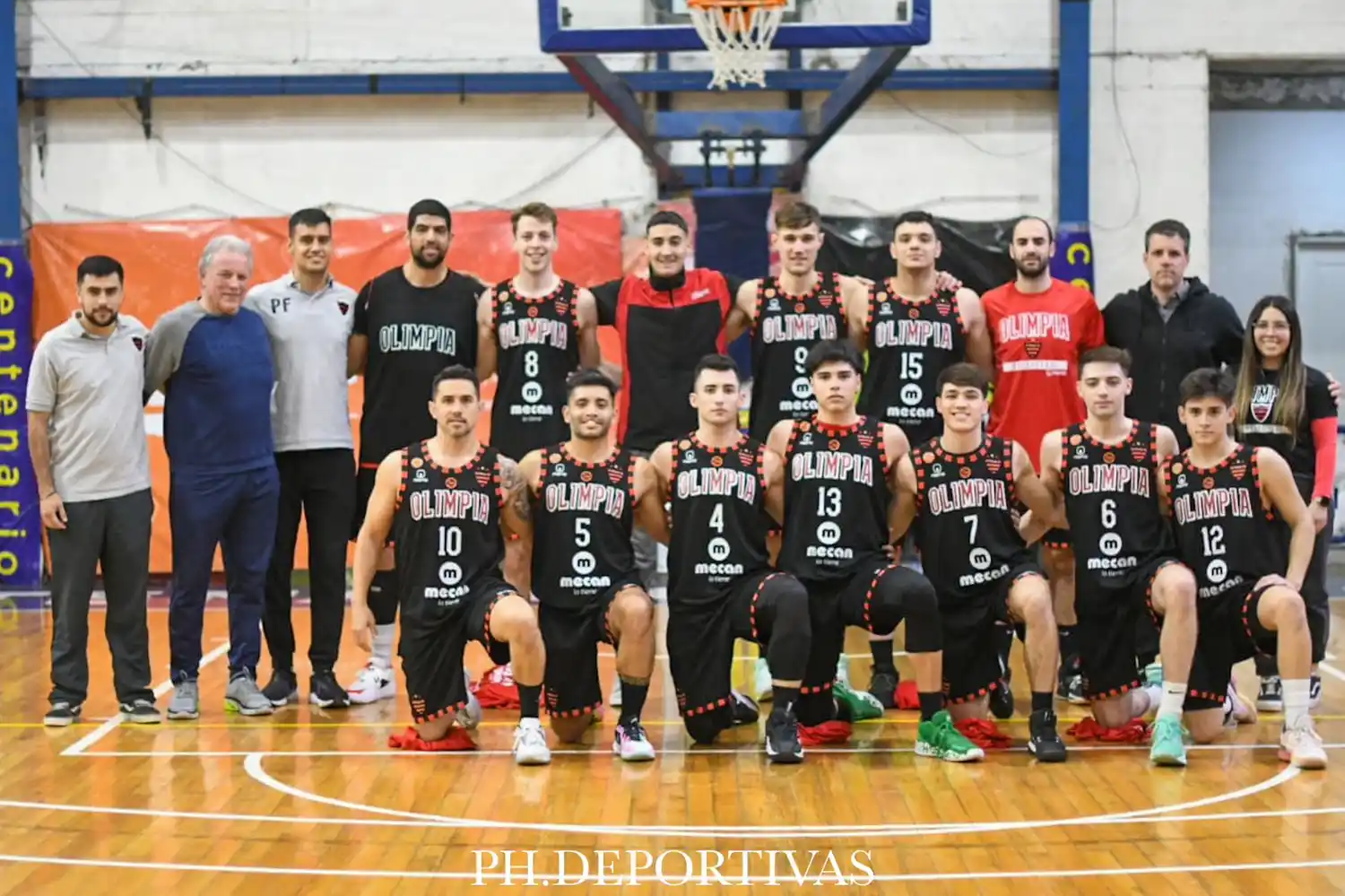 El Rojo quiere mantener el invicto en el torneo. Foto: Lola Calace