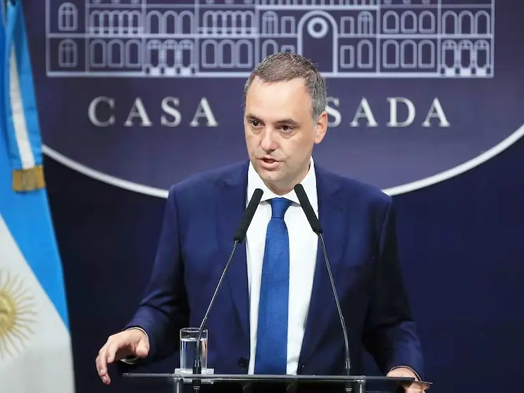 Ordenaron nuevas medidas para determinar si la esposa de Adorni es contratista del Estado