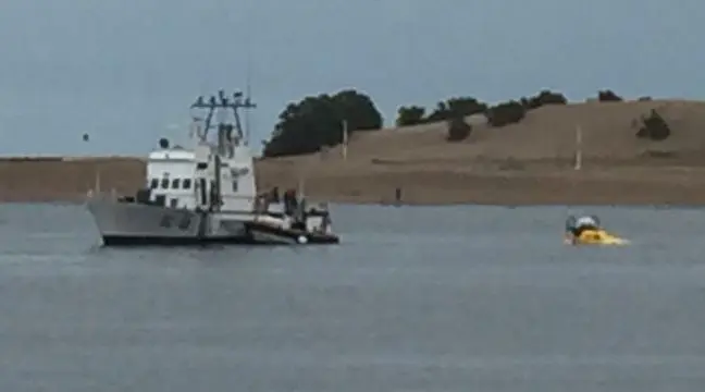 Un mini submarino en el puerto