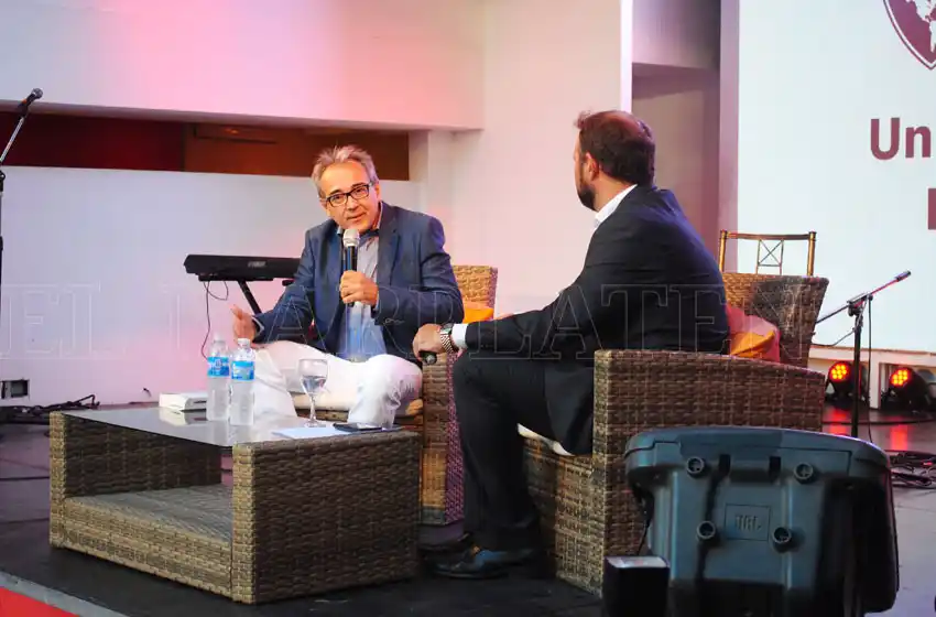 Discutieron sobre “Sesgos en el pensamiento y la toma de decisiones”