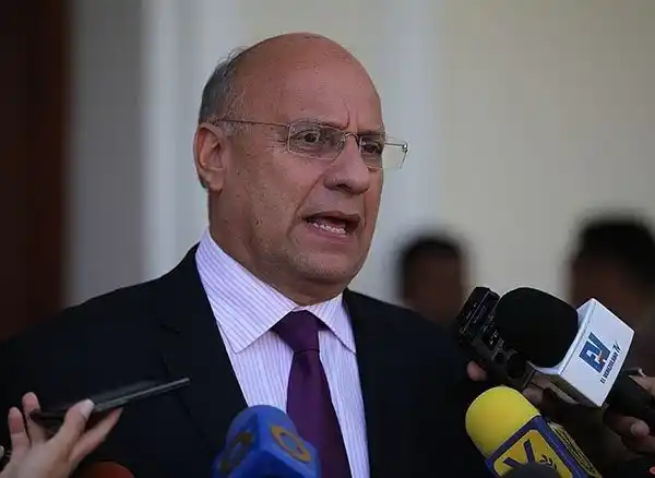 Dávila a Padrino: La FAN ha incumplido su deber fundamental en defensa de la soberanía nacional