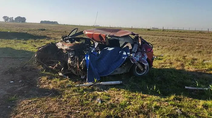 Choque frontal entre un auto y un camión en Ruta 3: Un muerto