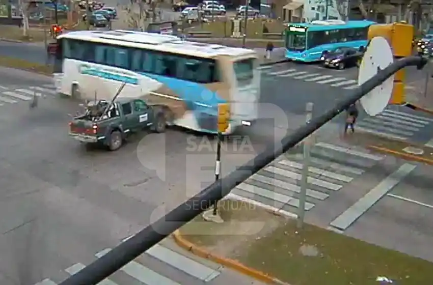 Choque, imprudencia y empujones: siniestro vial terminó en una pelea entre conductores