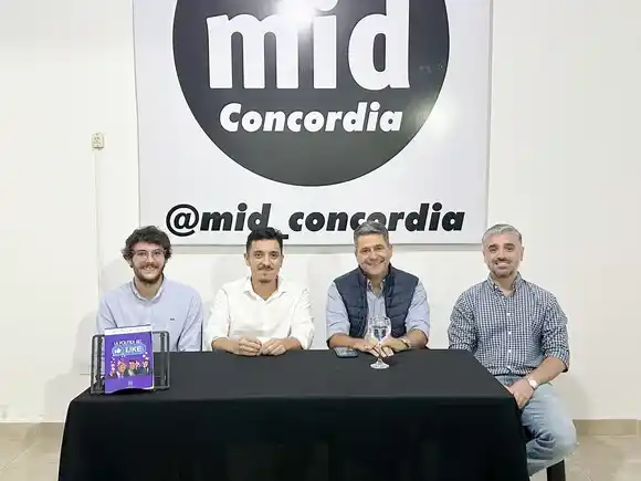 Nicolás Loza presentó “La política del like” en el MID Concordia