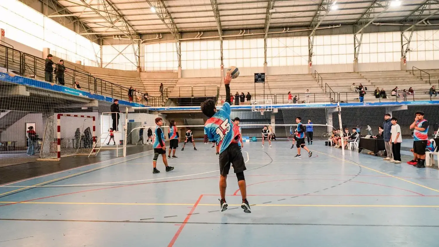 El vóley municipal de Pilar entra en la recta decisiva.