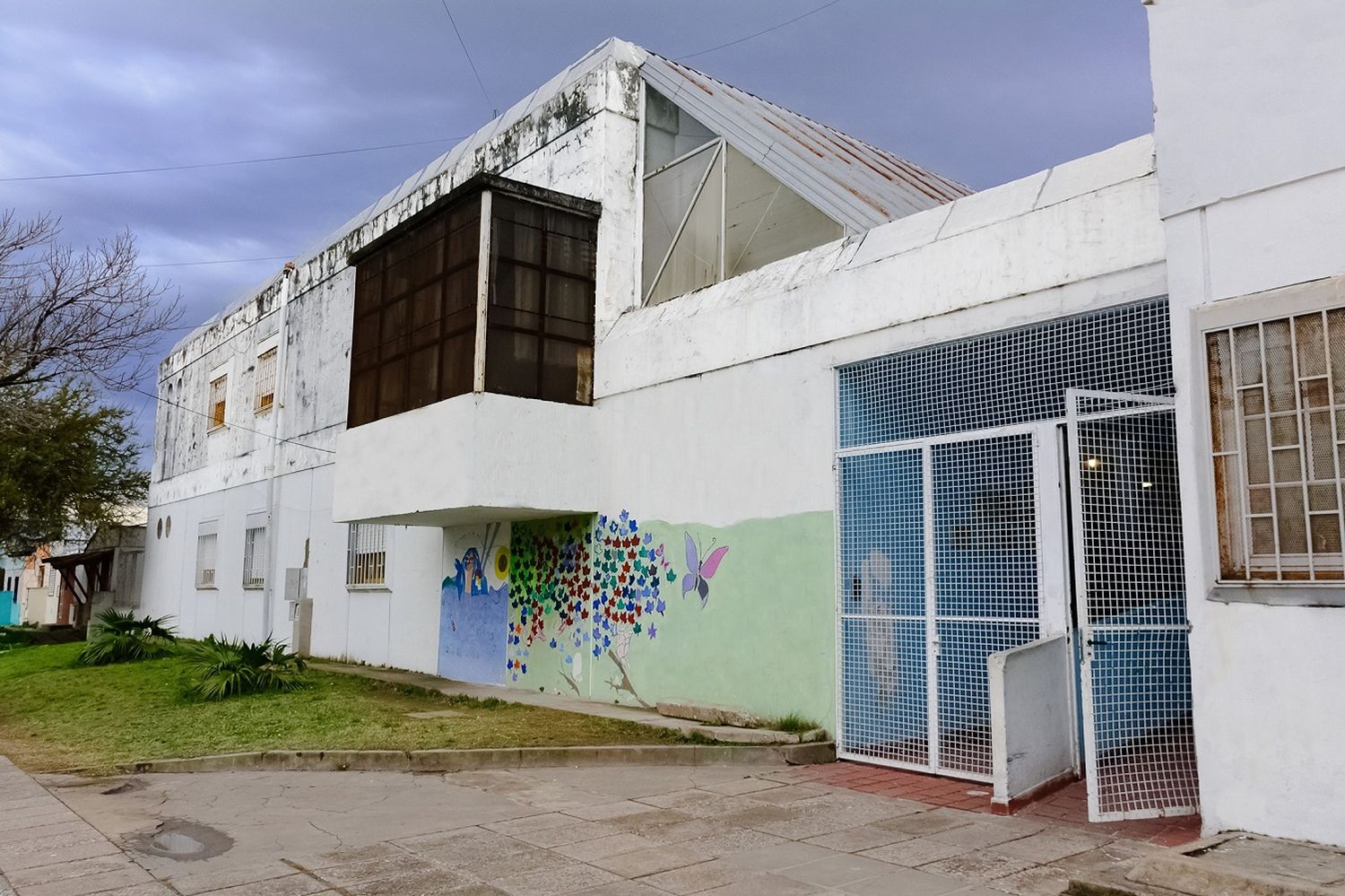 Unas alumnas agredieron a trompadas a una compañera