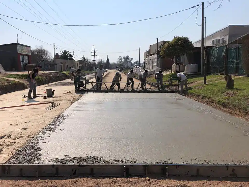 Avanzan los trabajos viales en Acisclo Méndez y Pedro Jurado