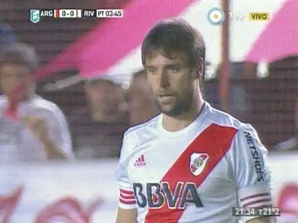 River le ganó 2 a 1 a Argentinos y también es puntero 