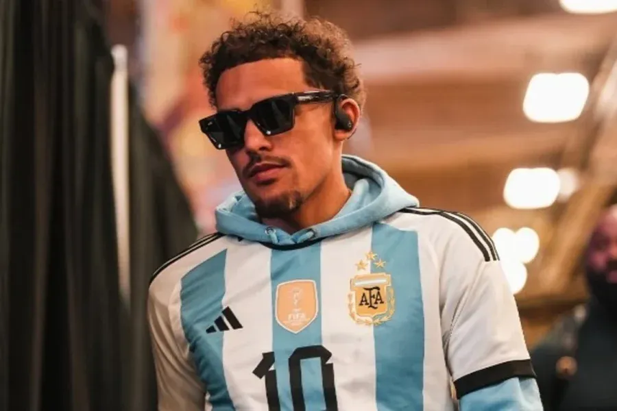 NBA: Trae Young llegó al vestuario con la camiseta de la Selección Argentina
