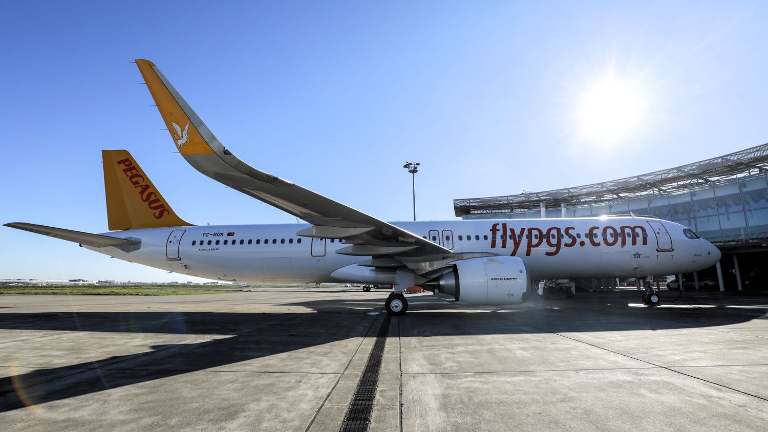 Usando inteligencia artificial, Pegasus Airlines traduce automáticamente los anuncios de los pilotos