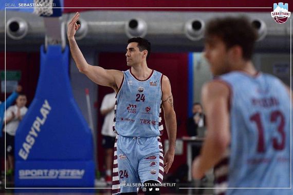 El equipo de Ghersetti se puso 2-0 en cuartos