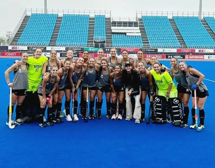 Las Leoncitas recibieron la visita de Luciana Aymar en la previa al debut.