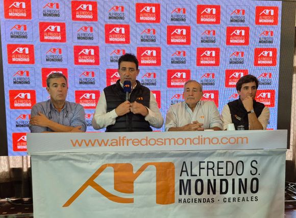 Mondino firme como los valores en Bahía Blanca
