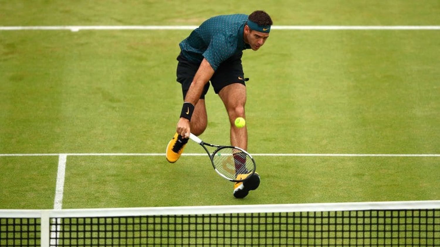 Del Potro ganó en Queen's pero luego de bajó por una lesión