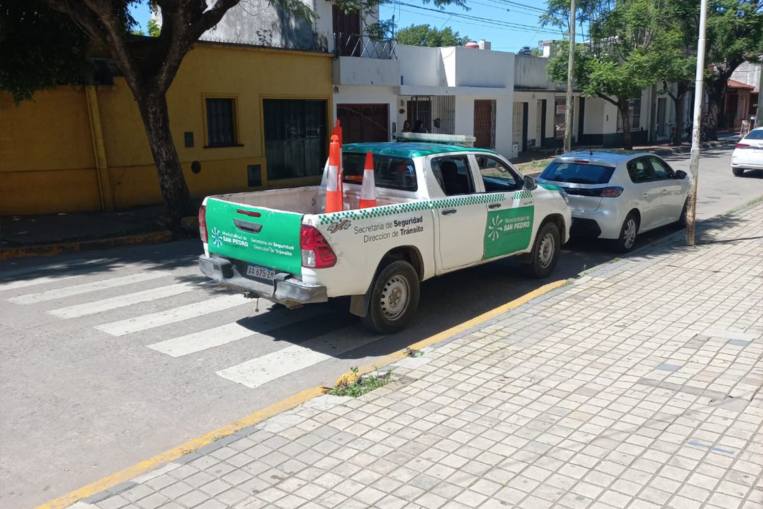 Camioneta de Tránsito en infracción: el jefe del área aclaró que no estaba estacionada, sino “detenida”