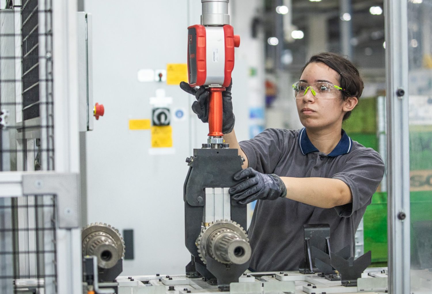 Dos de cada cien empresas están pensando en contratar nuevos trabajadores en los próximos meses.