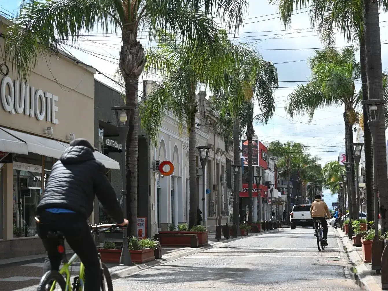 Domingo con cielo parcialmente nublado y temperaturas de hasta 18 grados: cómo seguirá el tiempo en la ciudad