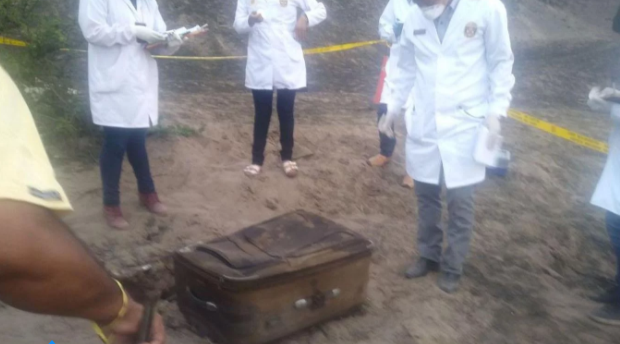 Perú: mujer descuartizada y quemada dentro de una valija