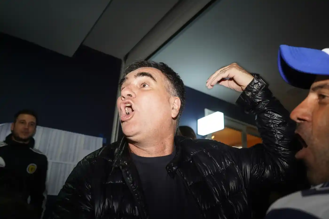 Carlos Anacleto celebra su triunfo. Foto: 0221