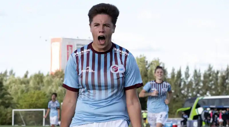 Tamara Hardie anotó un gol ante Deportivo Español.