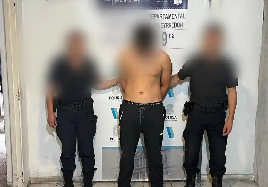 Uno de los implicados fue localizado por personal policial en la zona de Playa Chica, donde fue reducido y aprehendido.