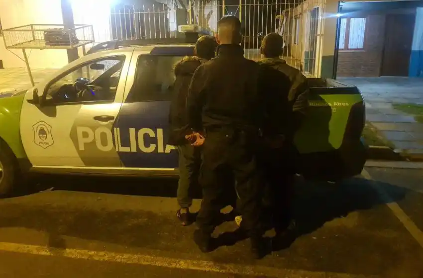 Los detuvieron por robar sábanas y copas de un salón de fiestas