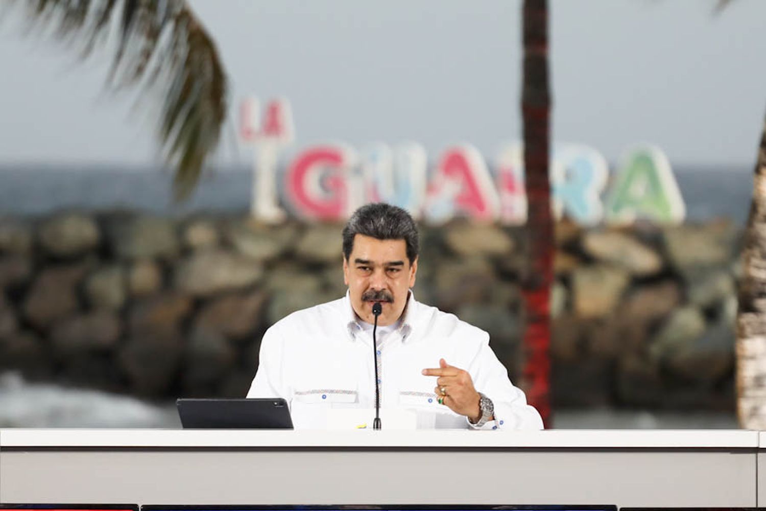 Maduro confirma reunión con funcionario de la CIA
